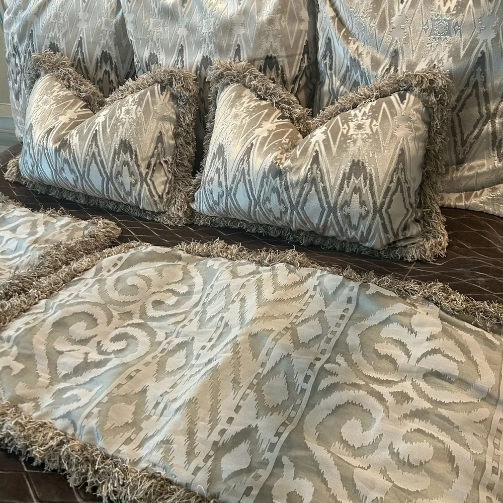 Elegant Gray Bedding Set